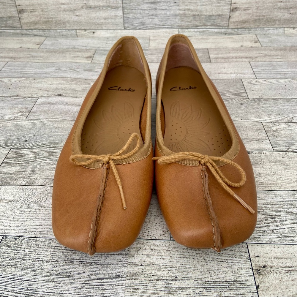 Clarks Shoes Womens 10 Flats Slip On Brown Sunflowers Loafers